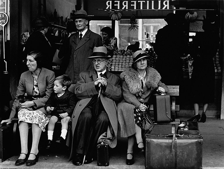 Victoria Bus Station, London, 1939